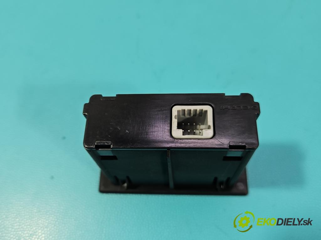 Renault Trafic III 2014 - 2.0 dci 150 HP manual 110 kW 1997 cm3 5- zásuvka USB 280230033R