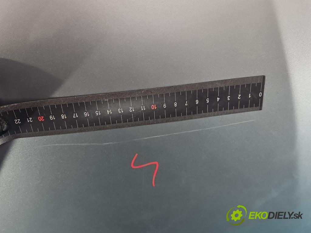 Peugeot 208 I 2012-2019 1.2 12V 82 HP manual 60 kW 1199 cm3 5- kapota predná