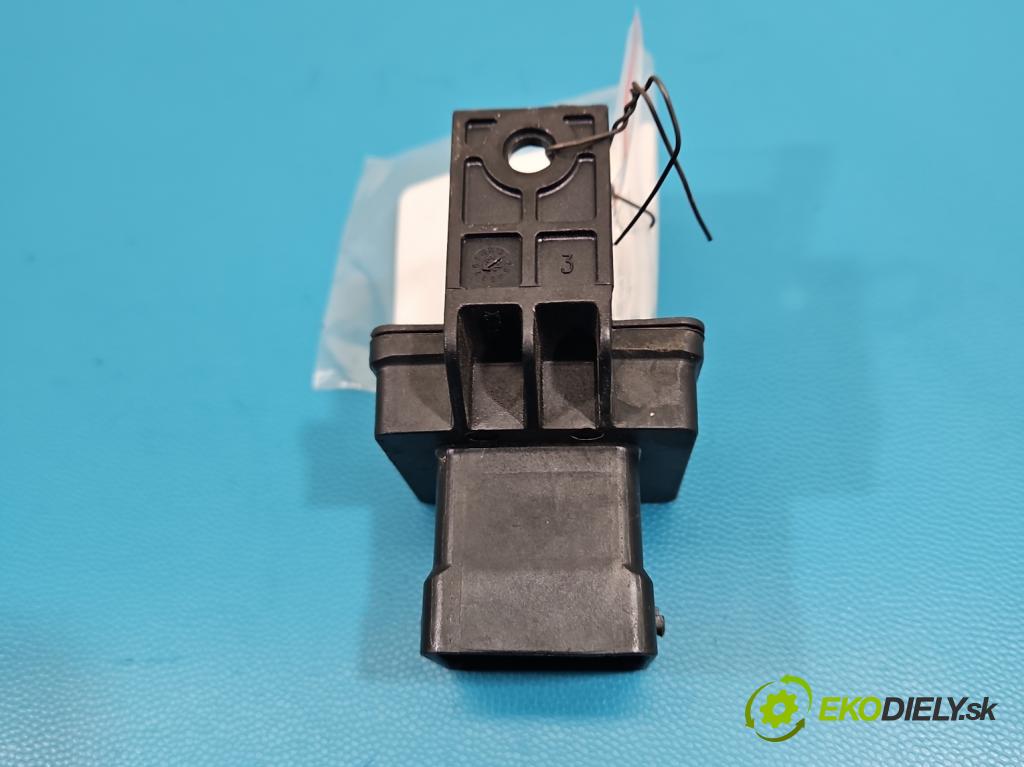 Renault Trafic III 2014 - 2.0 dci 150 HP manual 110 kW 1997 cm3 5- Relé: svíčky: zařicích: 110675590R (Relé)