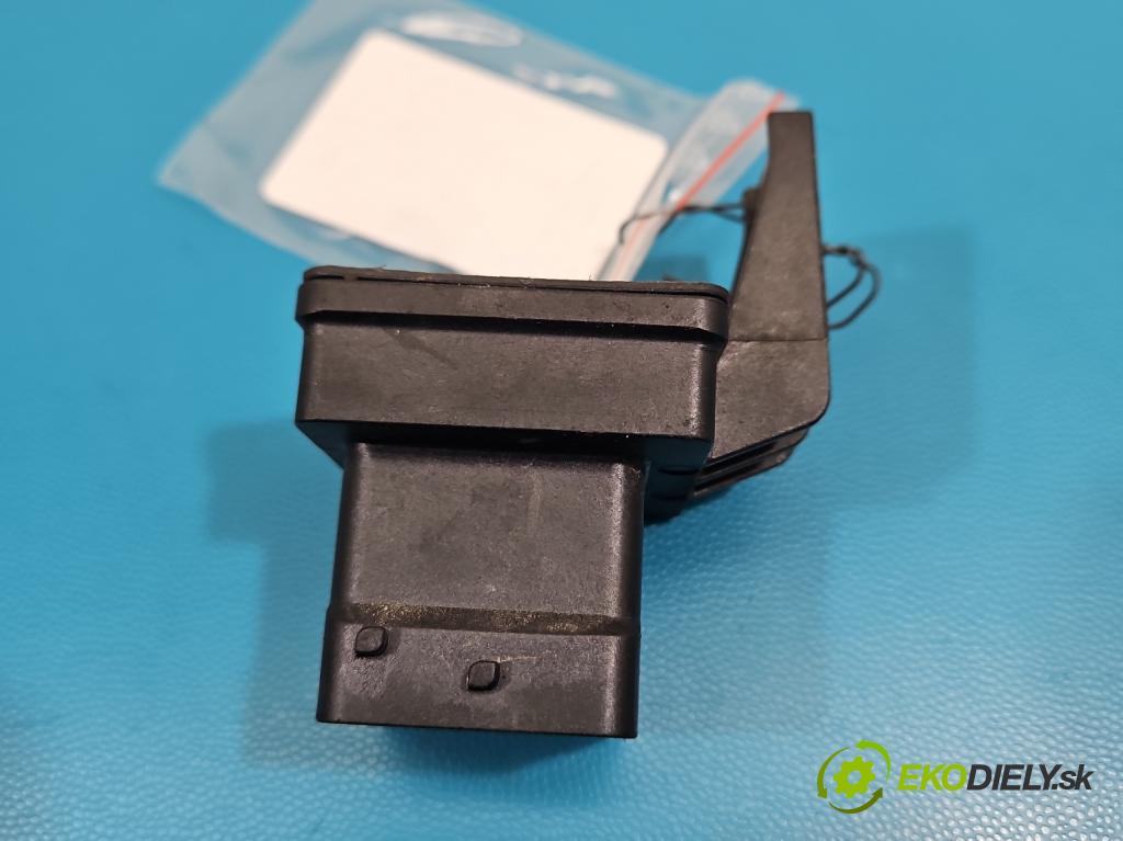 Renault Trafic III 2014 - 2.0 dci 150 HP manual 110 kW 1997 cm3 5- Relé: svíčky: zařicích: 110675590R (Relé)