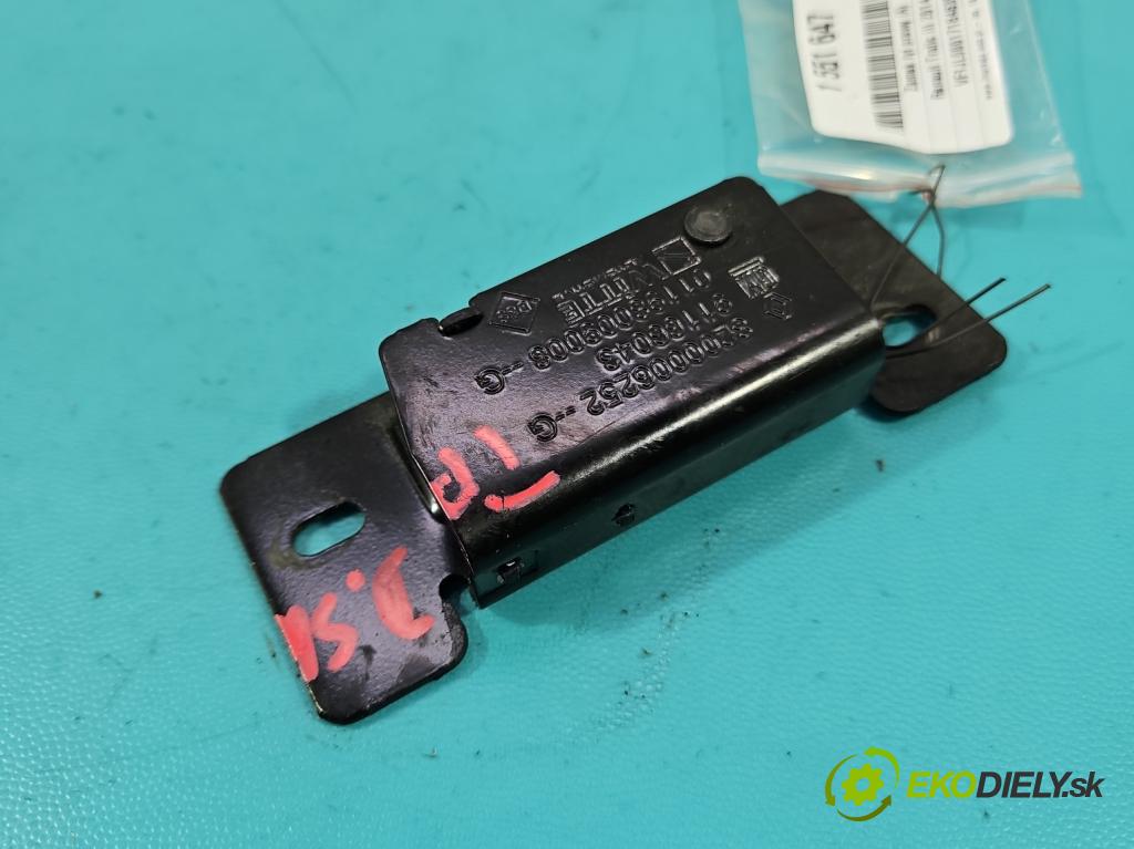 Renault Trafic III 2014 - 2.0 dci 150 hp manual 110 kW 1997 cm3 5- zámek zadní pravý 8200006252-G