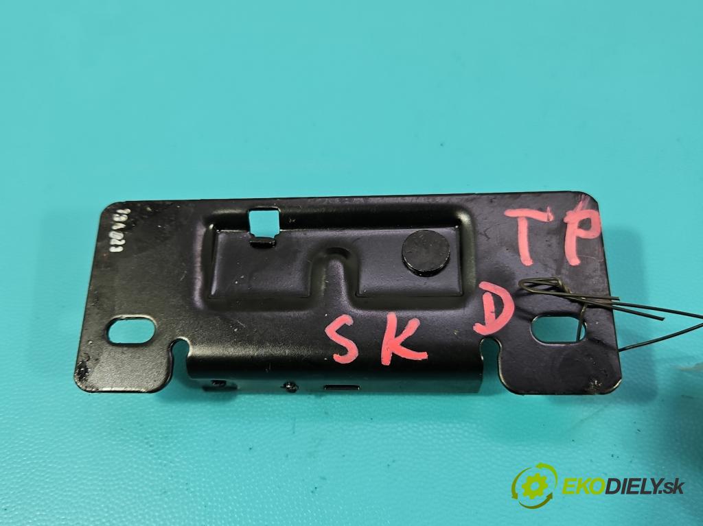 Renault Trafic III 2014 - 2.0 dci 150 hp manual 110 kW 1997 cm3 5- zámek zadní pravý 8200006253-G