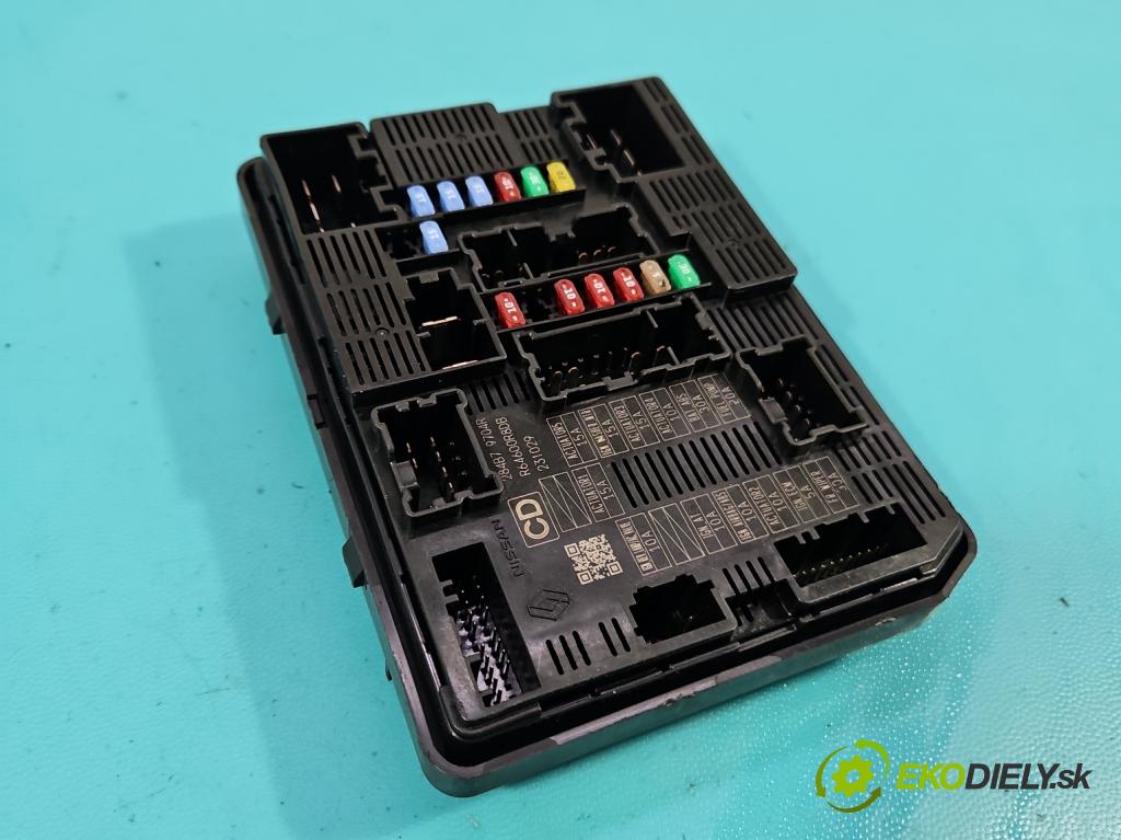 Renault Trafic III 2014 - 2.0 dci 150 hp manual 110 kW 1997 cm3 5- skříňka pojistková 284B79704R (Pojistková skříňka)