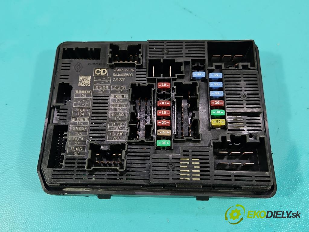 Renault Trafic III 2014 - 2.0 dci 150 hp manual 110 kW 1997 cm3 5- skříňka pojistková 284B79704R (Pojistková skříňka)