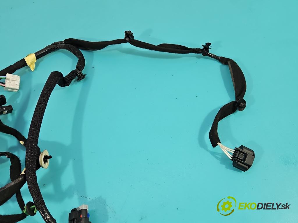 Renault Trafic III 2014 - 2.0 dci 150 hp manual 110 kW 1997 cm3 5- Balíček: dveře přední vlevo 241241074R