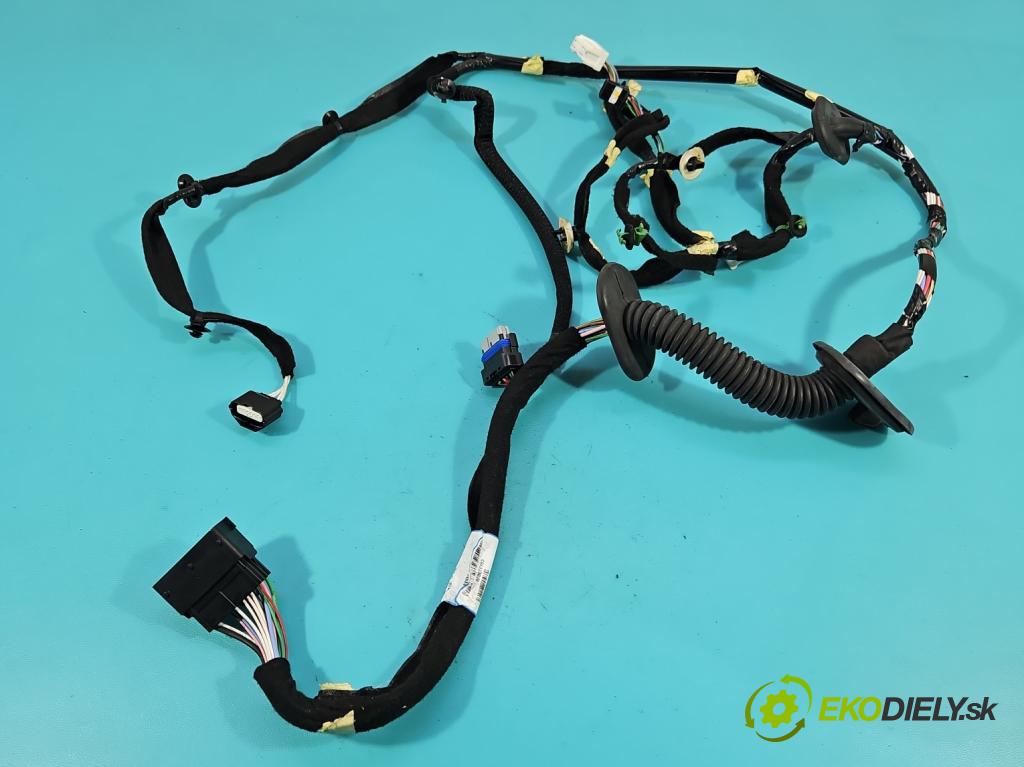 Renault Trafic III 2014 - 2.0 dci 150 hp manual 110 kW 1997 cm3 5- Balíček: dveře přední vlevo 241241074R