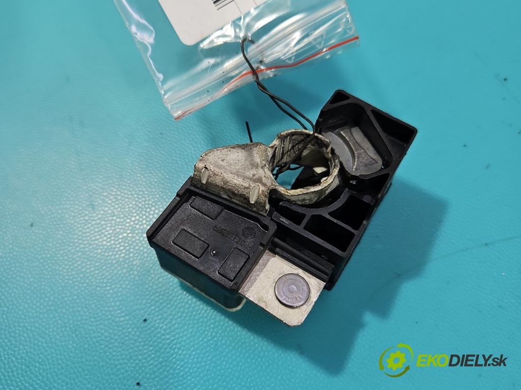 Renault Trafic III 2014 - 2.0 dci 150 HP manual 110 kW 1997 cm3 5- kontakt mínus: A4209051300