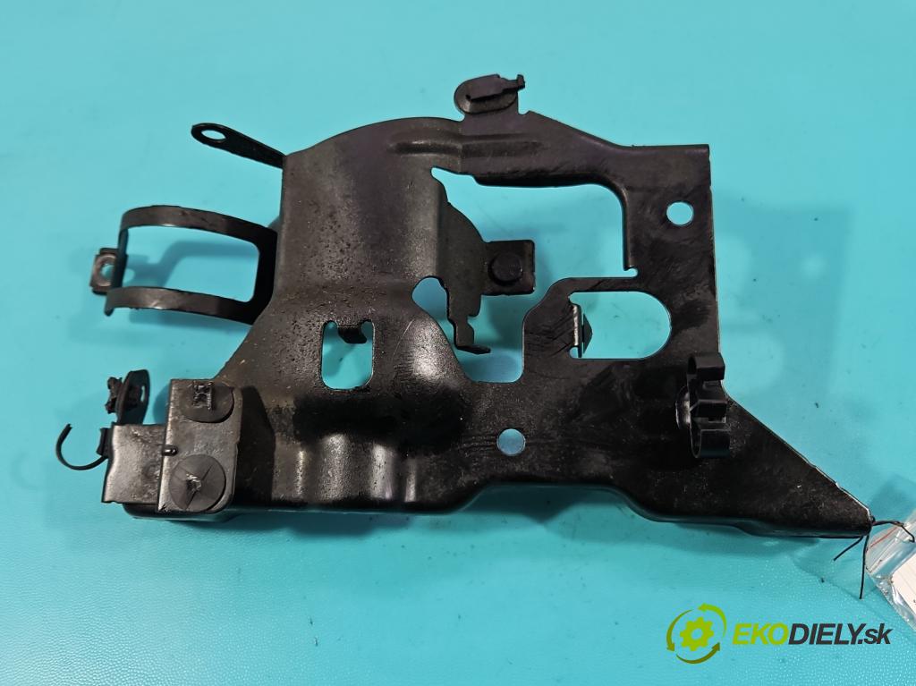 Renault Trafic III 2014 - 2.0 dci 150 HP manual 110 kW 1997 cm3 5- Upevnenie: 164192090R