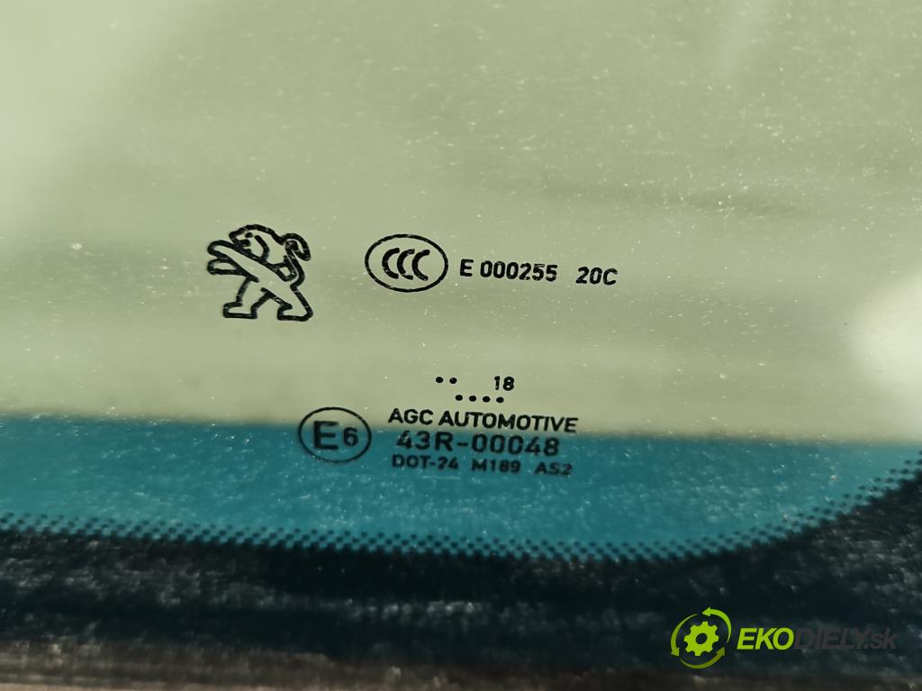 Peugeot 308 II 2013-2021 1.2 12V 110 HP manual 81 kW 1199 cm3 5- sklo zadné pravé