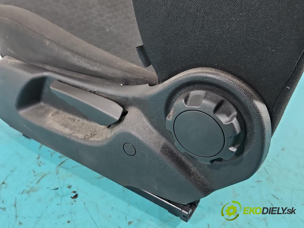 Opel Corsa E 2014-2019 1.4 16V 90 hp manual 66 kW 1398 cm3 5- Sedadlo levý  (Sedadlo)