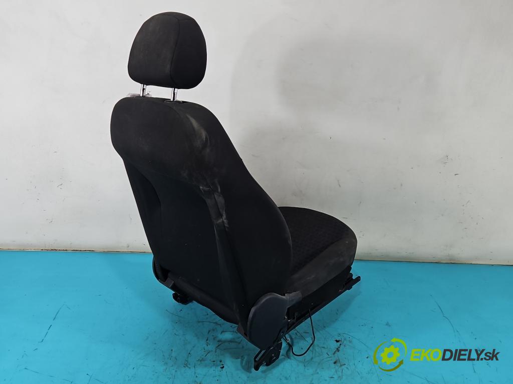 Opel Corsa E 2014-2019 1.4 16V 90 hp manual 66 kW 1398 cm3 5- Sedadlo levý  (Sedadlo)