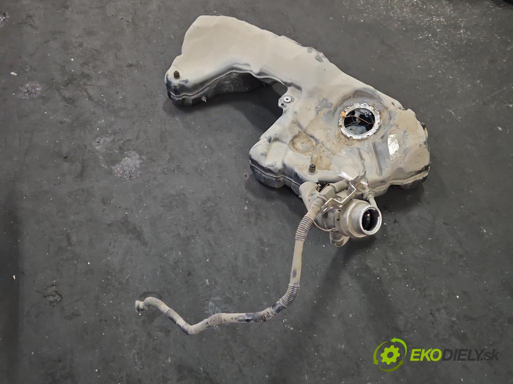 Audi A4 B9 2015-2024 2.0 TFSI 252KM automatic 185 kW 1984 cm3 4- Nádrž: paliva 8W0201021CQ (Palivová nádrž)