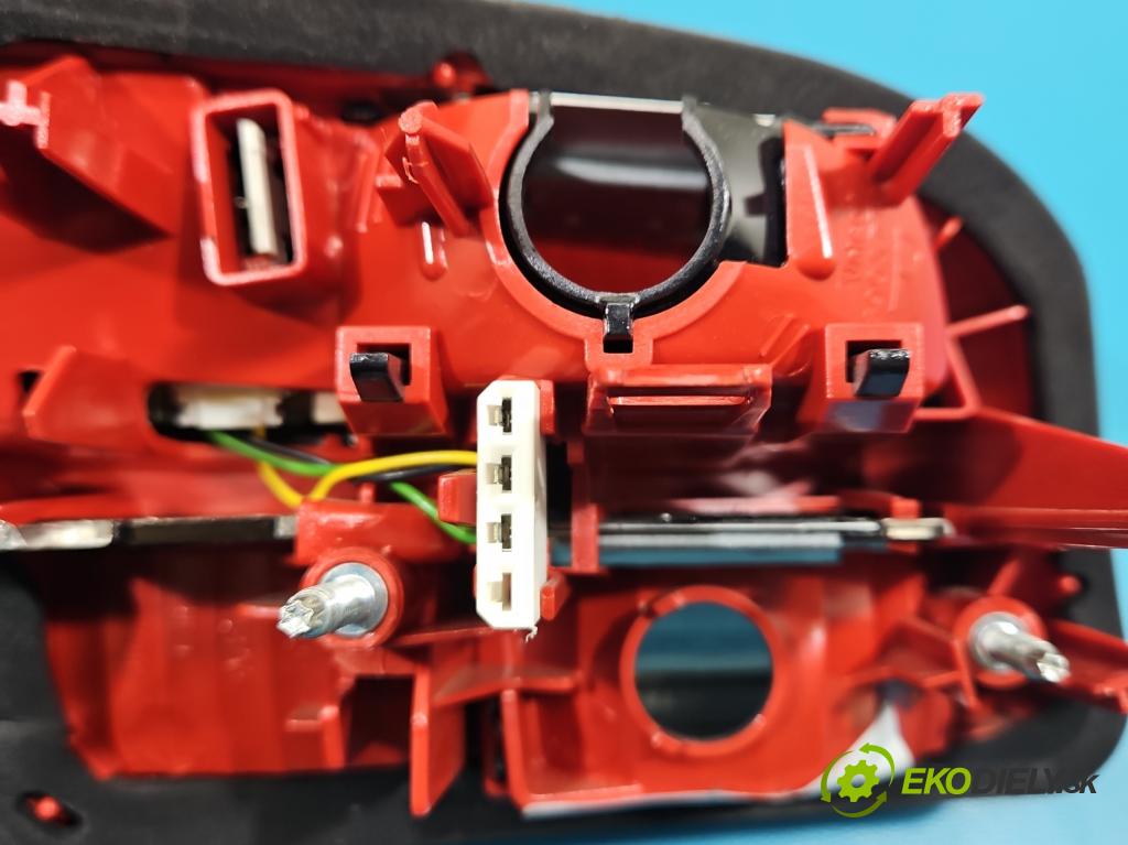 Audi A6 C6 2004-2011 3.0 tdi 232KM automatic 171 kW 2967 cm3 5- světlo zadní pravé 89317069 (Klika dveří ostatní)