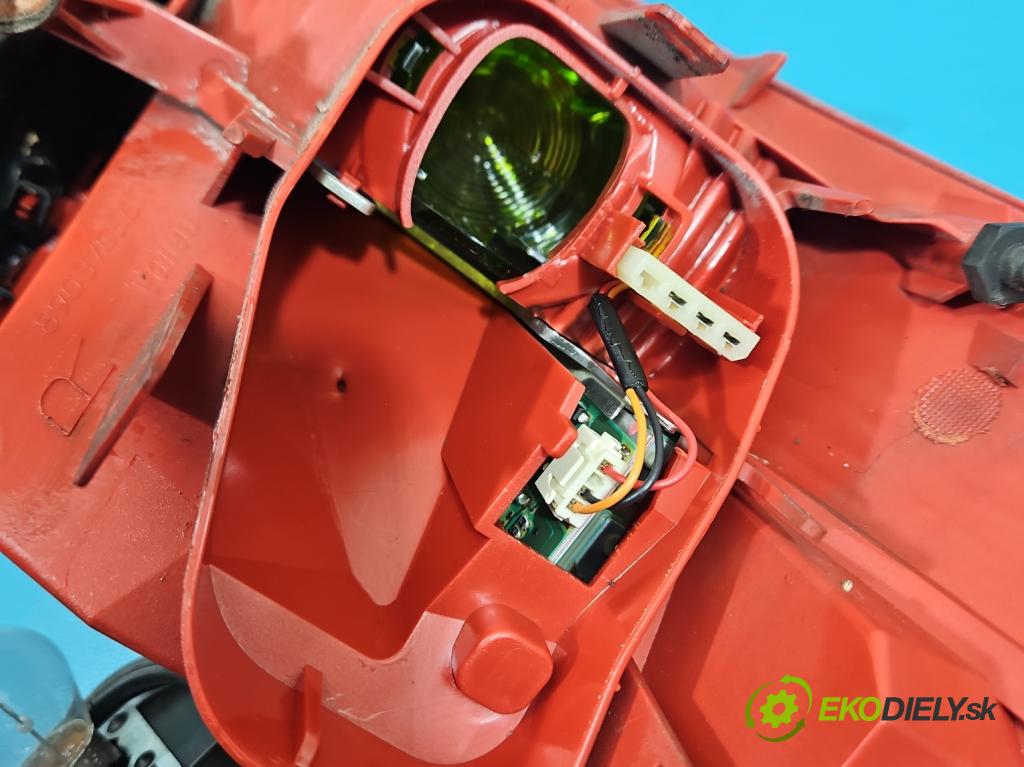 Audi A6 C6 2004-2011 3.0 tdi 232KM automatic 171 kW 2967 cm3 5- svetlo / reflektor zadné pravé 89037752 (Kľučka dverí ostatné)