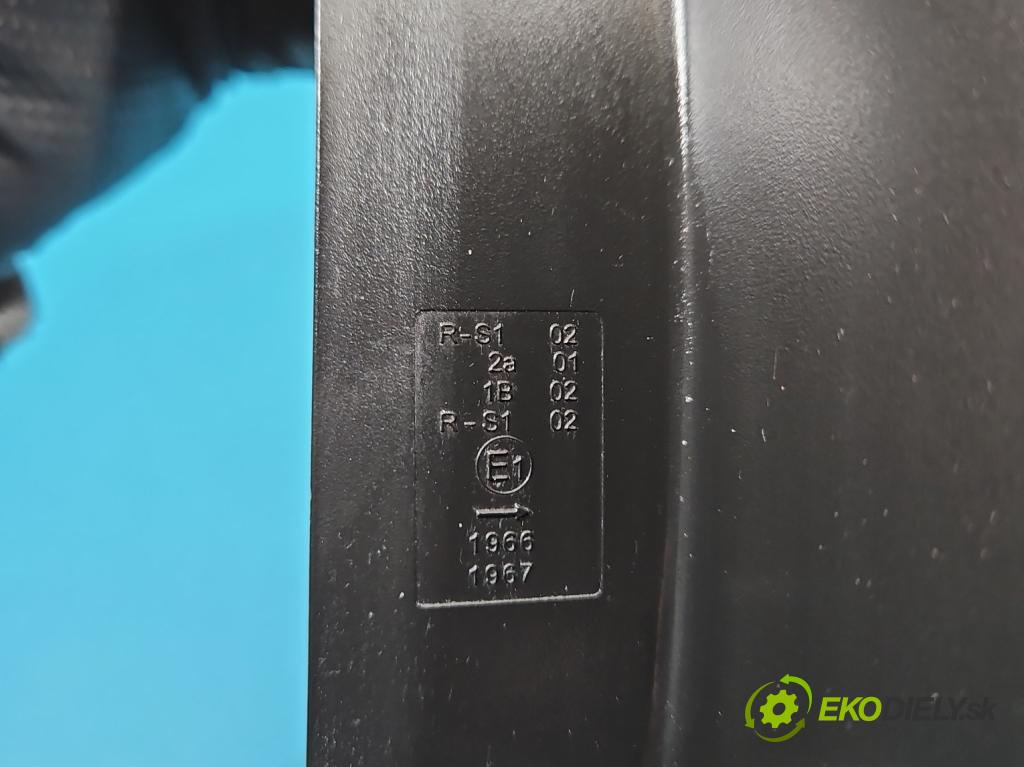 Audi A6 C6 2004-2011 3.0 tdi 232KM automatic 171 kW 2967 cm3 5- svetlo / reflektor zadné pravé 89037752 (Kľučka dverí ostatné)