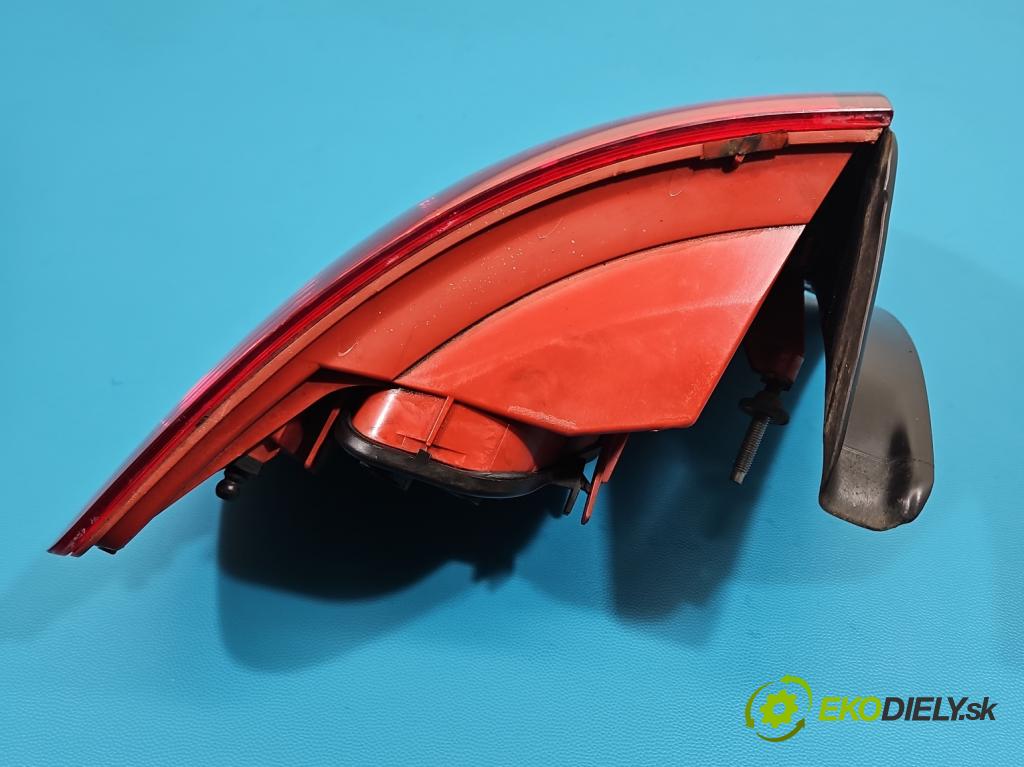 Audi A6 C6 2004-2011 3.0 tdi 232KM automatic 171 kW 2967 cm3 5- svetlo / reflektor zadné pravé 89037752 (Kľučka dverí ostatné)