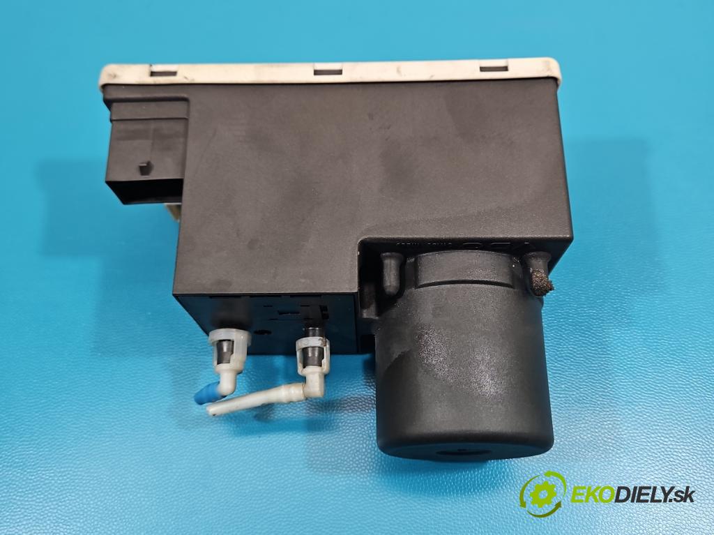 Audi A3 8L 1996-2003 1.9 tdi 131 hp manual 96 kW 1896 cm3 3- Centrálni: zámek: 8D0862257B