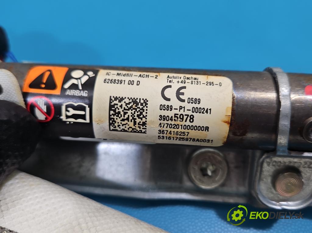 Opel Corsa E 2014-2019 1.4 16V 90 hp manual 66 kW 1398 cm3 5- Záclona: pravé 39045978