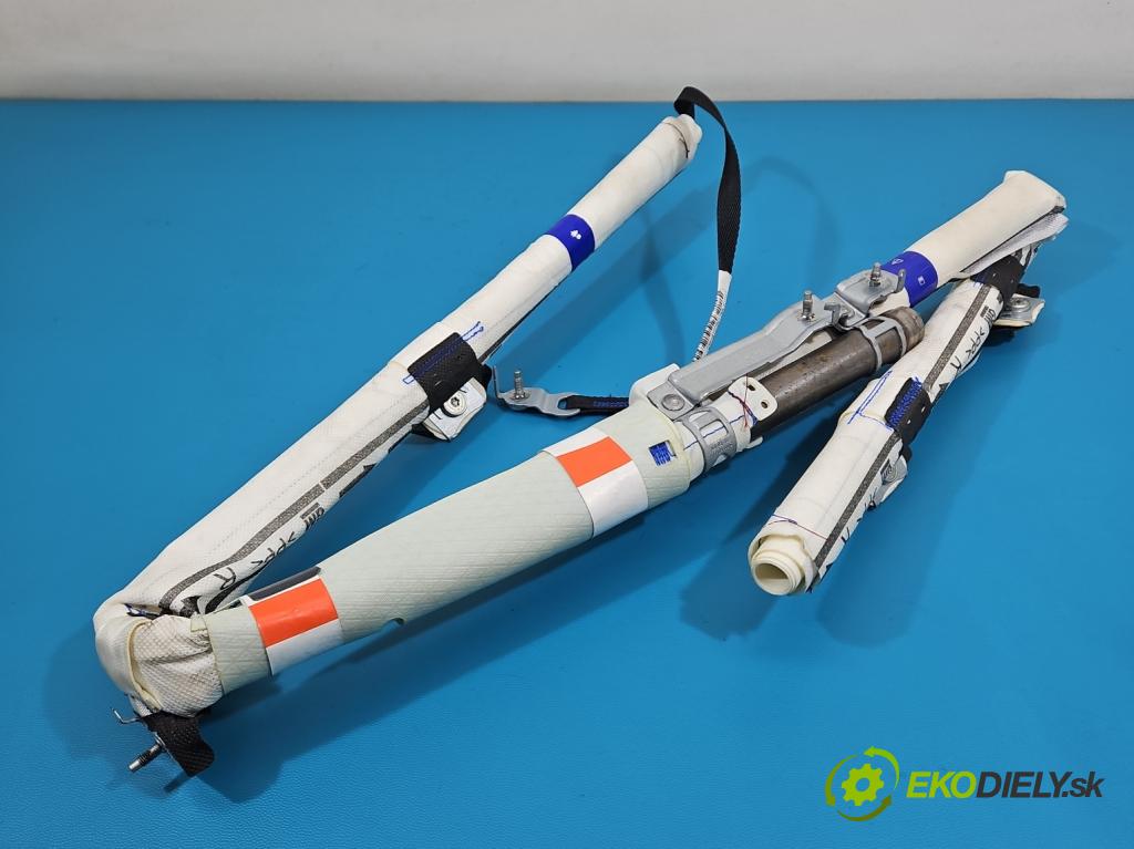 Opel Corsa E 2014-2019 1.4 16V 90 hp manual 66 kW 1398 cm3 5- Záclona: pravé 39045978