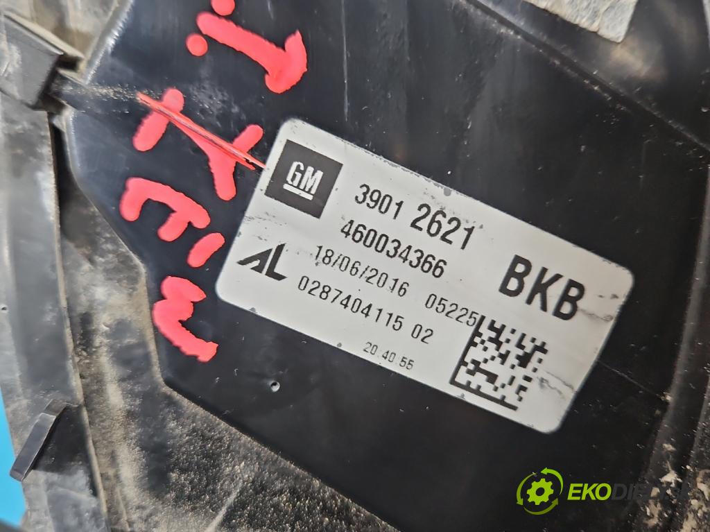 Opel Corsa E 2014-2019 1.4 16V 90 HP manual 66 kW 1398 cm3 5- svetlo / reflektor zadné ľavé 39012621 (Kľučka dverí ostatné)