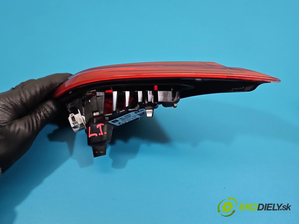 Opel Corsa E 2014-2019 1.4 16V 90 HP manual 66 kW 1398 cm3 5- svetlo / reflektor zadné ľavé 39012623 (Kľučka dverí ostatné)