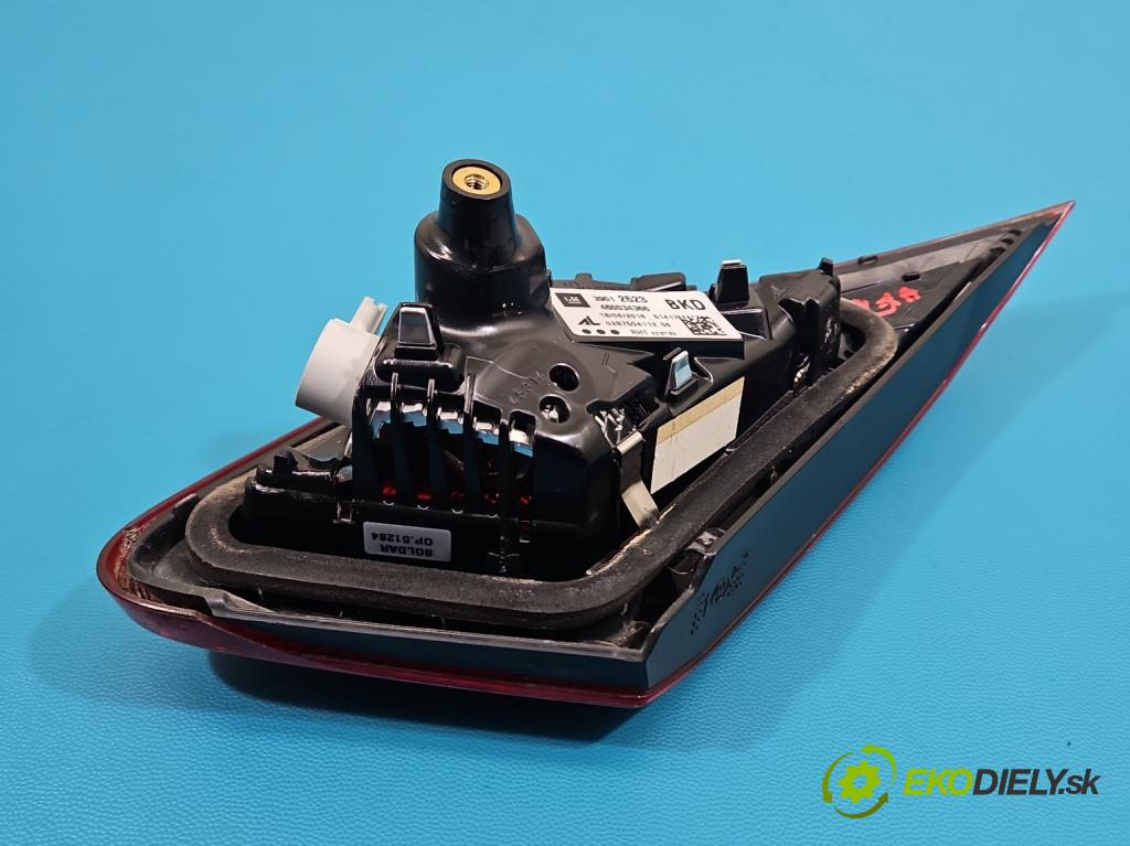 Opel Corsa E 2014-2019 1.4 16V 90 HP manual 66 kW 1398 cm3 5- svetlo / reflektor zadné ľavé 39012623 (Kľučka dverí ostatné)