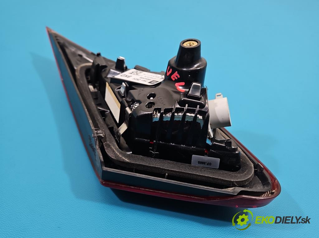 Opel Corsa E 2014-2019 1.4 16V 90 HP manual 66 kW 1398 cm3 5- svetlo / reflektor zadné pravé 39012624 (Kľučka dverí ostatné)