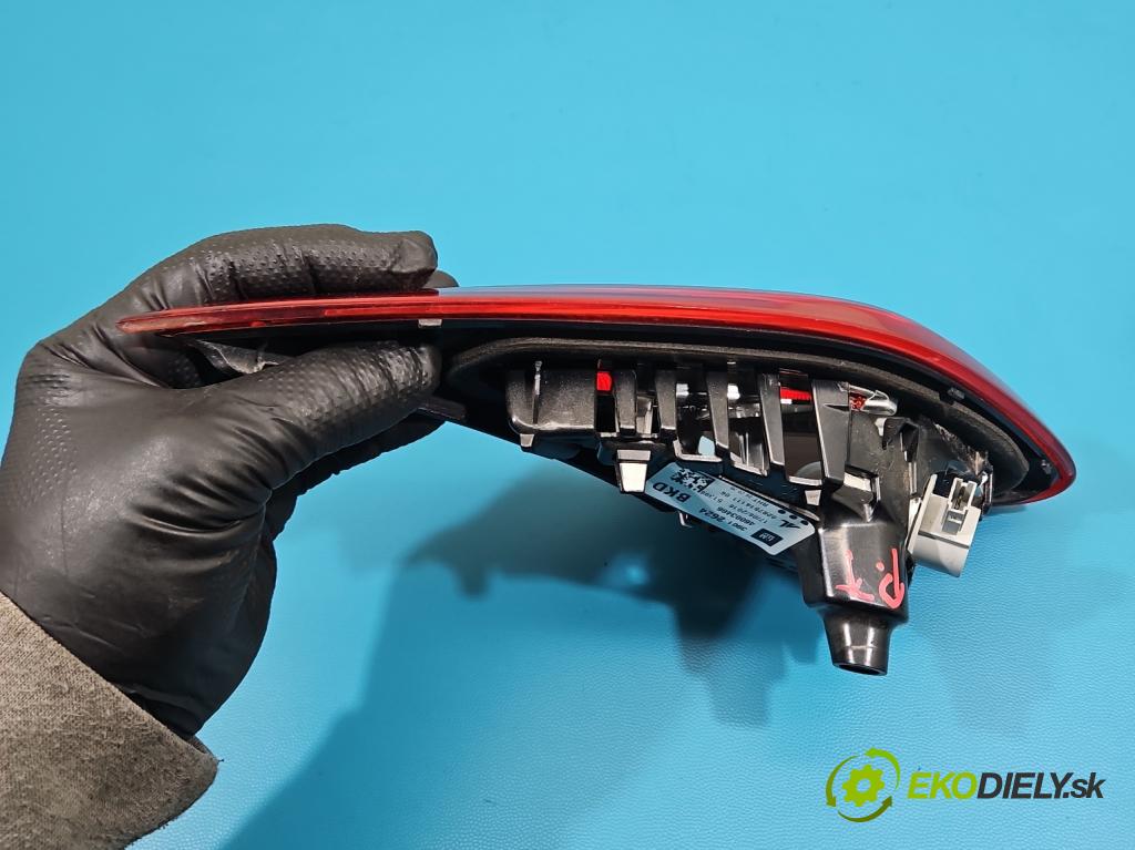 Opel Corsa E 2014-2019 1.4 16V 90 HP manual 66 kW 1398 cm3 5- svetlo / reflektor zadné pravé 39012624 (Kľučka dverí ostatné)