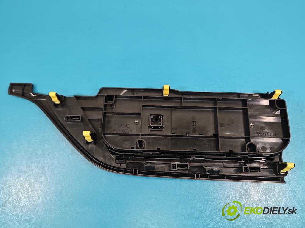 Toyota Auris II 2012-2018 1.8 hybrid 99 hp automatic 73 kW 1798 cm3 5- palubní deska panel topení 75F542