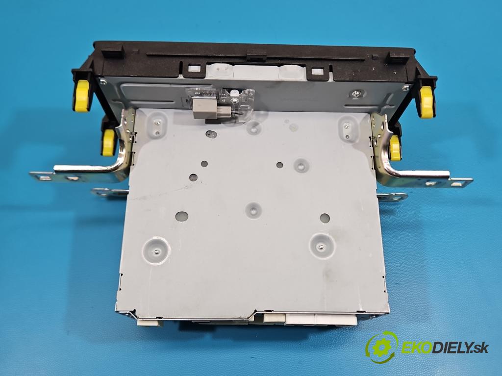 Toyota Auris II 2012-2018 1.8 hybrid 99 HP automatic 73 kW 1798 cm3 5- Radio originál 86140-02280