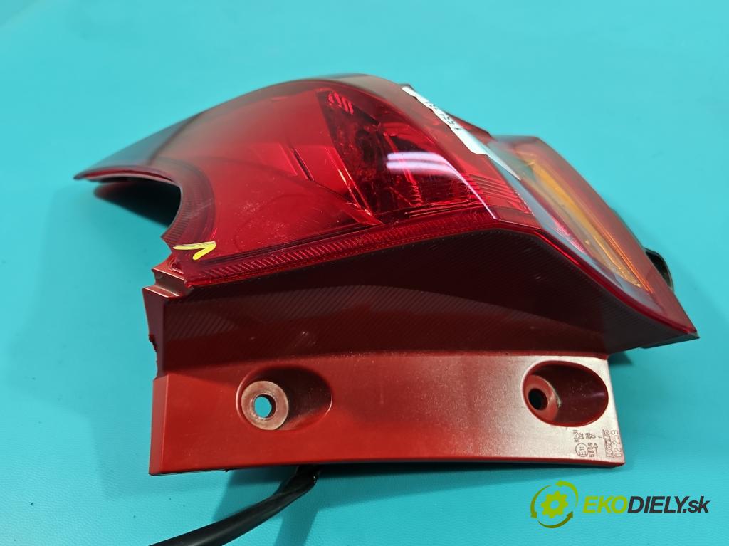 Toyota Auris II 2012-2018 1.8 hybrid 99 hp automatic 73 kW 1798 cm3 5- světlo zadní pravé  (Klika dveří ostatní)