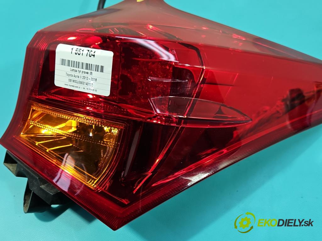 Toyota Auris II 2012-2018 1.8 hybrid 99 hp automatic 73 kW 1798 cm3 5- světlo zadní pravé  (Klika dveří ostatní)