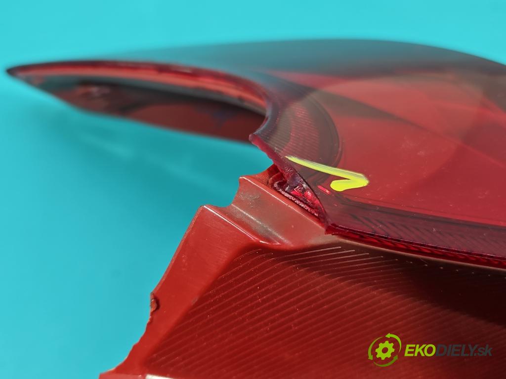 Toyota Auris II 2012-2018 1.8 hybrid 99 hp automatic 73 kW 1798 cm3 5- světlo zadní pravé  (Klika dveří ostatní)