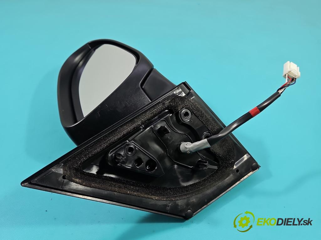 Toyota Auris II 2012-2018 1.8 hybrid 99 hp automatic 73 kW 1798 cm3 5- zpětné zrcátko pravé  (Klika dveří ostatní)