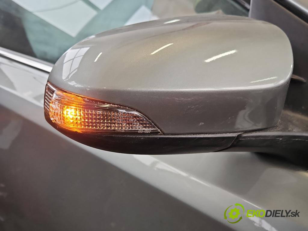 Toyota Auris II 2012-2018 1.8 hybrid 99 hp automatic 73 kW 1798 cm3 5- zpětné zrcátko pravé  (Klika dveří ostatní)