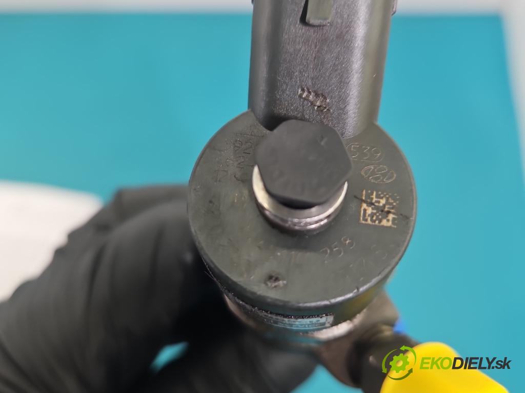 Hyundai Tucson I 2004-2009 2.0 crdi 136hp manual 100 kW 1991 cm3 5- vstřikovač 0445110258 (Vstřikovač paliva)