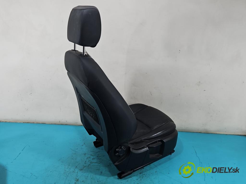 Land rover Discovery Sport 2014-2019 L550 2.0d 150 hp automatic 110 kW 1999 cm3 5- Sedadlo pravý  (Sedadlo)