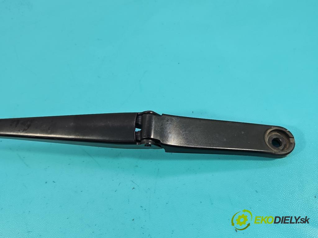 Audi A4 B9 2015-2024 2.0 TFSI 252KM automatic 185 kW 1984 cm3 4- rameno stěrače přední komplet 8W1955408