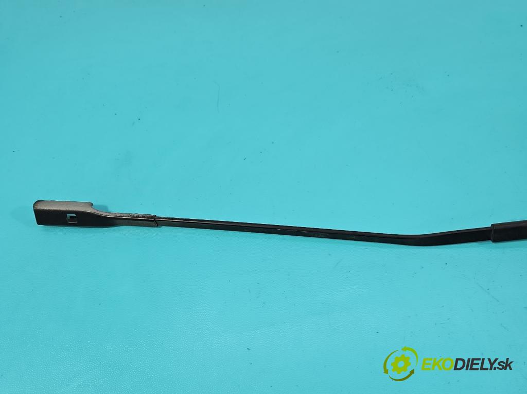 Audi A4 B9 2015-2024 2.0 TFSI 252KM automatic 185 kW 1984 cm3 4- rameno stěrače přední komplet 8W1955408