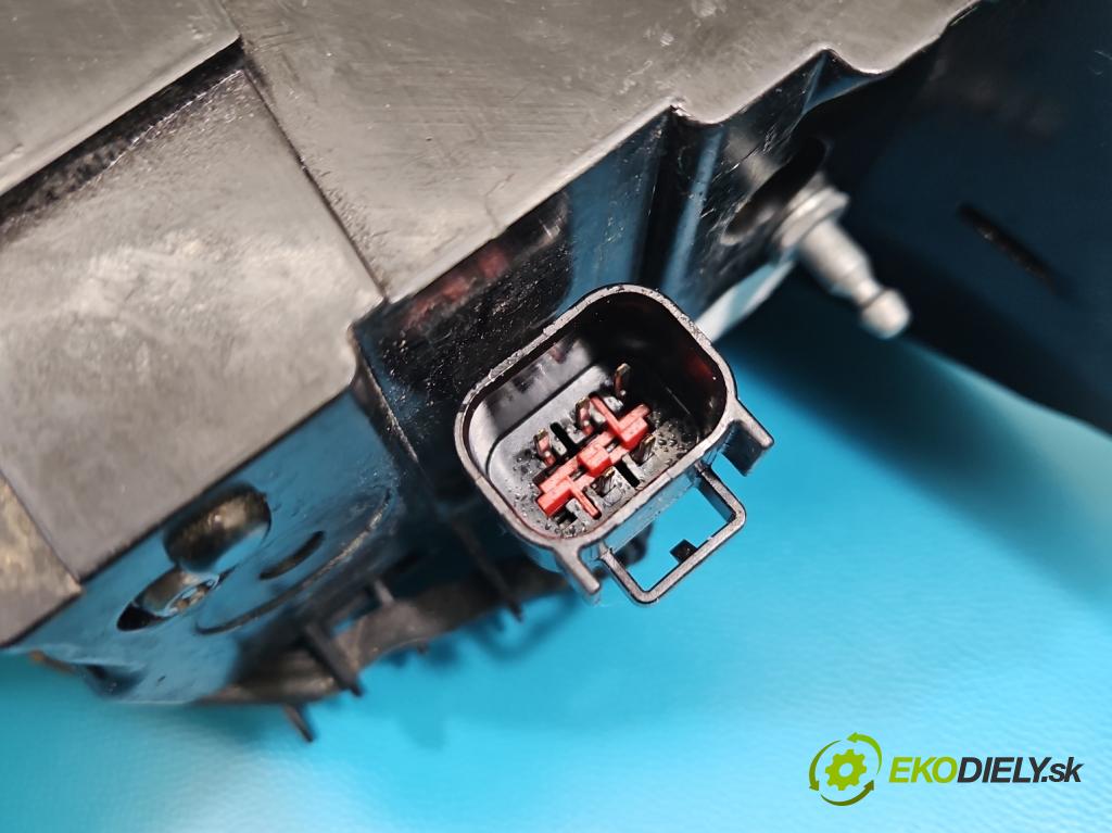 Land rover Range Rover Evoque I 2011-2018 2.0 td 150 HP automatic 110 kW 1999 cm3 5- svetlo / reflektor zadné ľavé 201809-01L (Kľučka dverí ostatné)