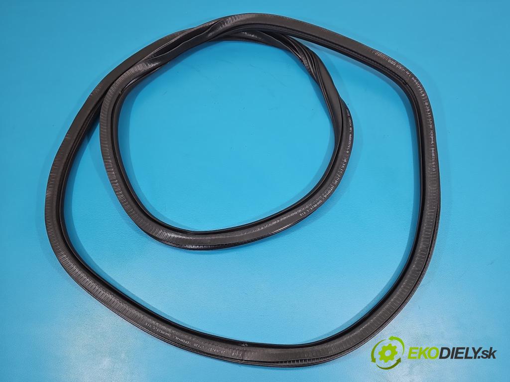 Audi A4 B9 2015-2024 2.0 TFSI 252KM automatic 185 kW 1984 cm3 4- Těsnění: dveře zadní levé 8W5833721B (Karoserie ostatní)