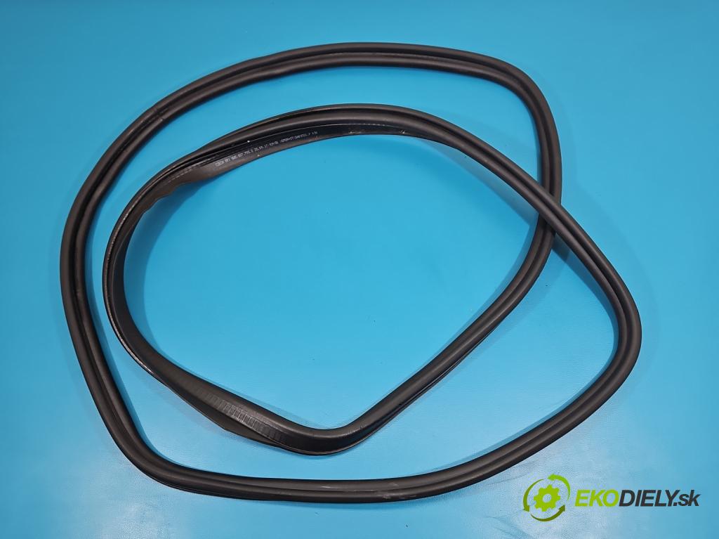 Audi A4 B9 2015-2024 2.0 TFSI 252KM automatic 185 kW 1984 cm3 4- Těsnění: kufrových dveří 8W5827705D