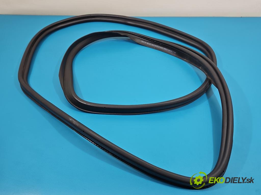 Audi A4 B9 2015-2024 2.0 TFSI 252KM automatic 185 kW 1984 cm3 4- Těsnění: kufrových dveří 8W5827705D