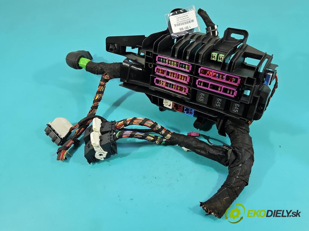 Audi A4 B9 2015-2024 2.0 TFSI 252KM automatic 185 kW 1984 cm3 4- skříňka pojistková  (Pojistková skříňka)