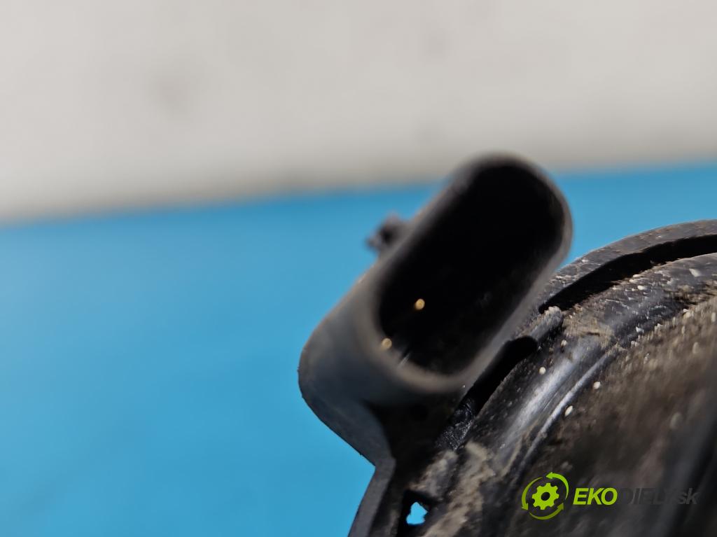 Audi A4 B9 2015-2024 2.0 TFSI 252KM automatic 185 kW 1984 cm3 4- Filtr: uhlík: 8W0201797J