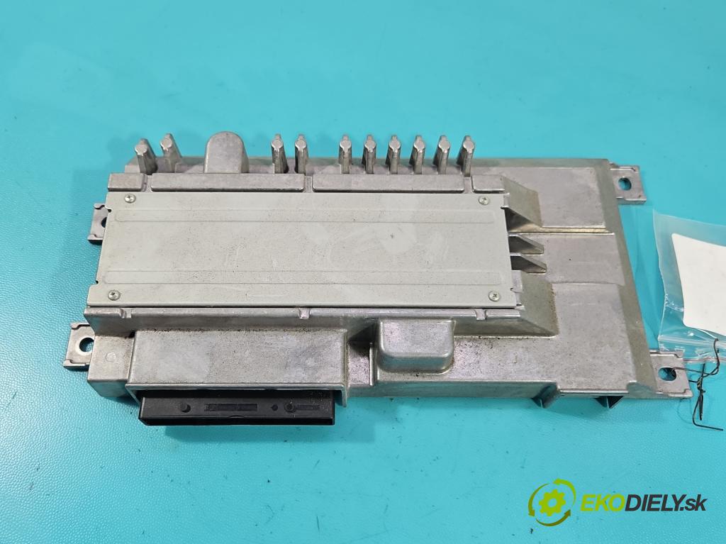 Audi A4 B9 2015-2024 2.0 TFSI 252KM automatic 185 kW 1984 cm3 4- Zesilovač: 8W0035465 (Zosilňovač)