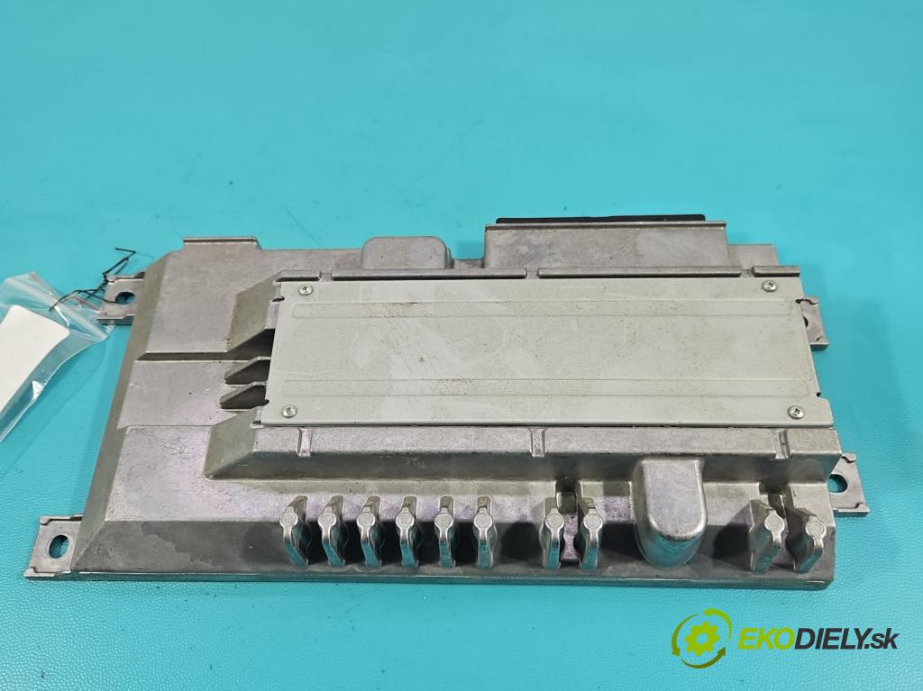 Audi A4 B9 2015-2024 2.0 TFSI 252KM automatic 185 kW 1984 cm3 4- Zesilovač: 8W0035465 (Zosilňovač)