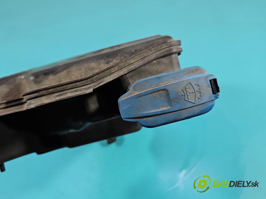 Audi A4 B9 2015-2024 2.0 TFSI 252KM automatic 185 kW 1984 cm3 4- nádržka tekutina: ostřikovačů 8W0955451L