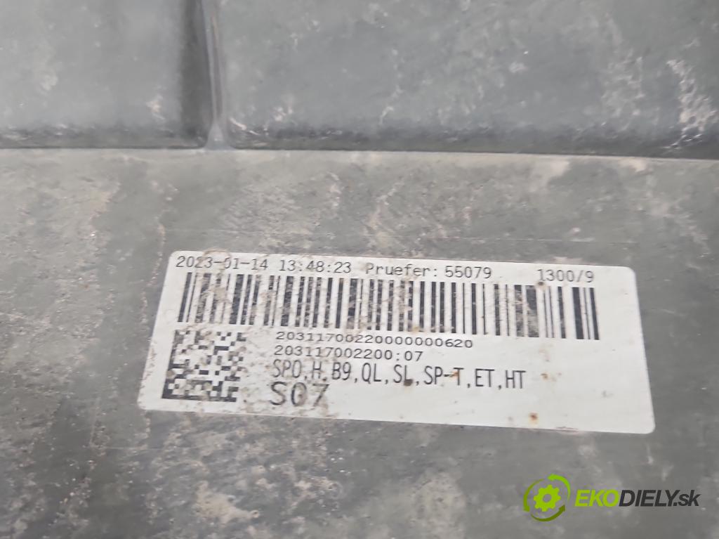 Audi A4 B9 2015-2024 2.0 TFSI 252KM automatic 185 kW 1984 cm3 4- nárazník zadní  (Klika dveří ostatní)