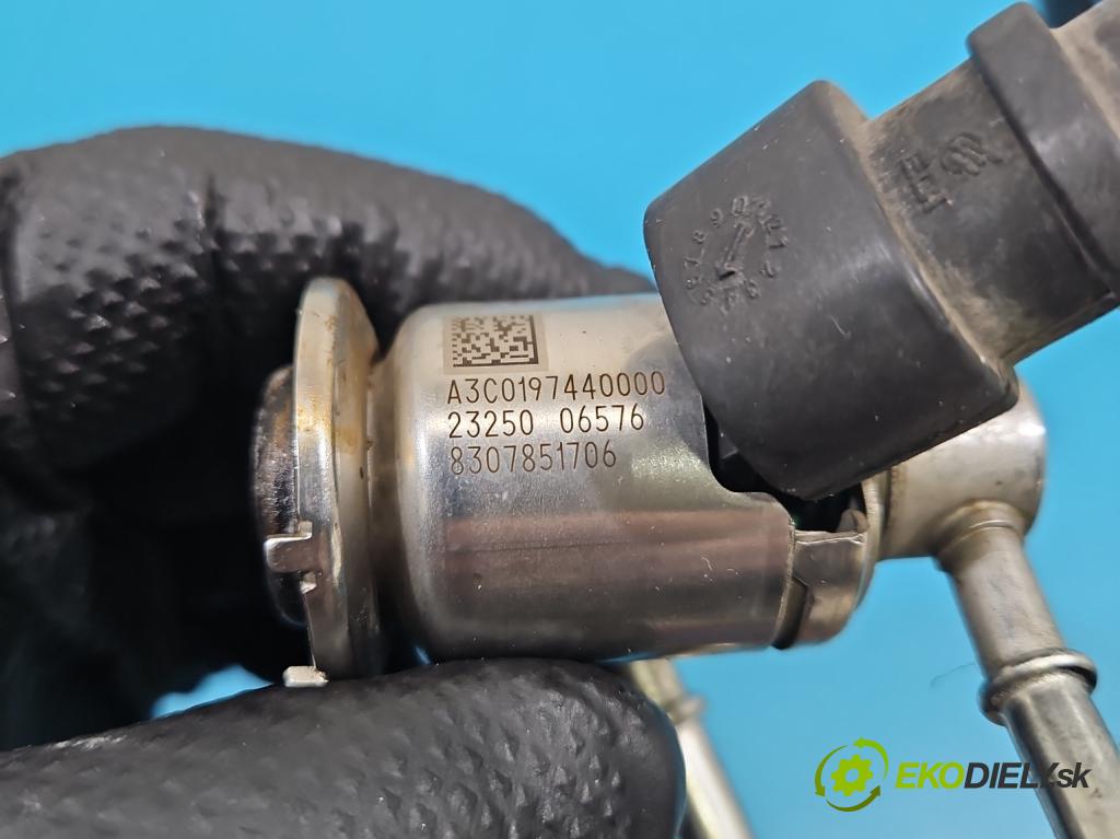 Renault Trafic III 2014 - 2.0 dci 150 HP manual 110 kW 1997 cm3 5- vstrek 208994525R (Vstrekovač paliva)